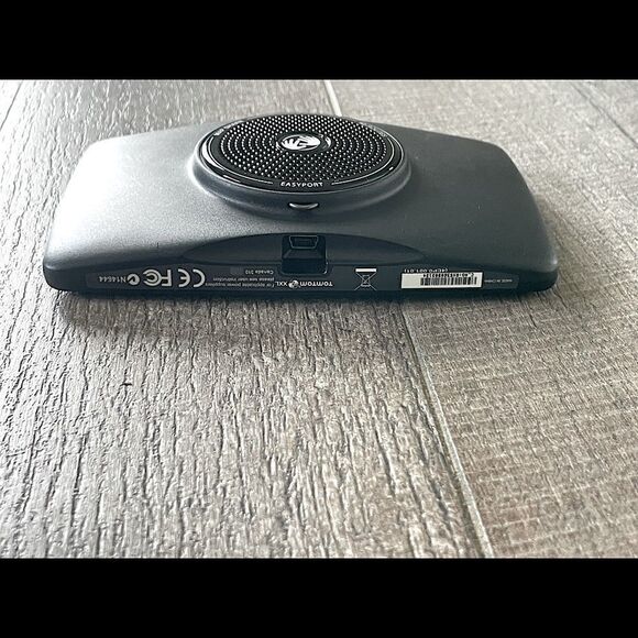 New! TomTom Handsfree GPS Navigation. With Car Adapter/Charger. - Picture 3 of 5